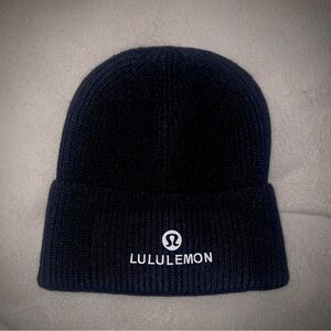 lululemon athletica Black Beanie and gloves Set